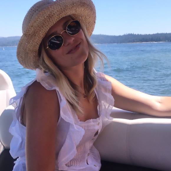 Meet your Posher, Christine - Picture 1 of 1